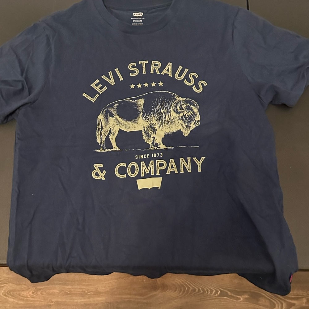 Levi’s Men T-Shirt